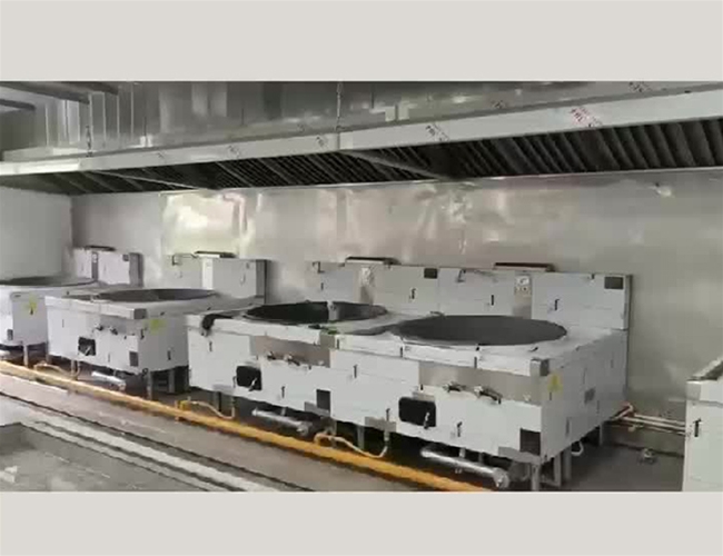 重庆做火锅底料客户用0.3吨燃气蒸汽发生器配套蒸箱、炒锅、漂烫线安装调试完成
